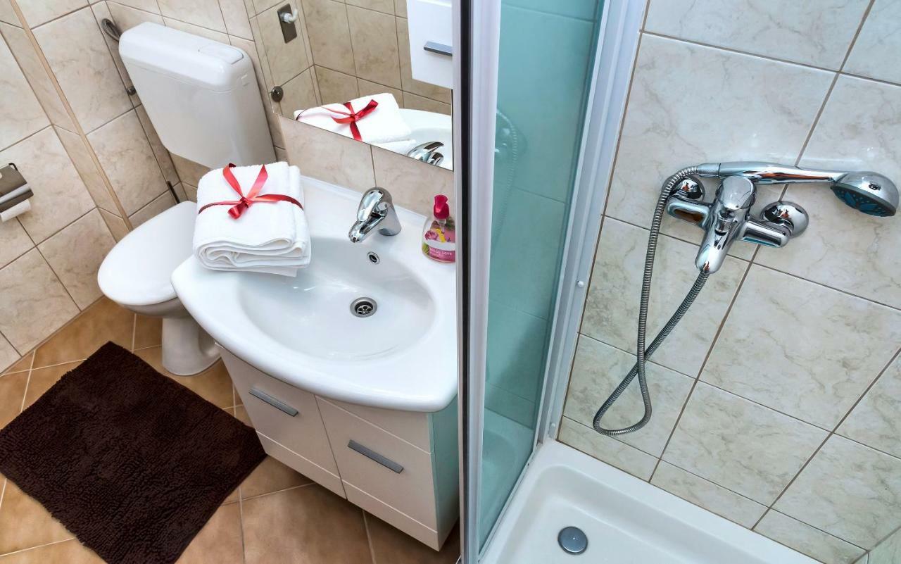 Apartmani AMI Podstrana Bagian luar foto