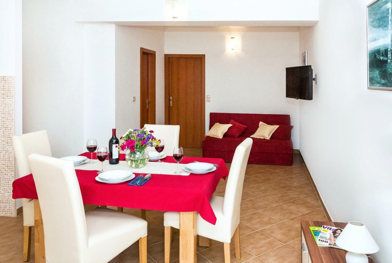 Apartmani AMI Podstrana Bagian luar foto